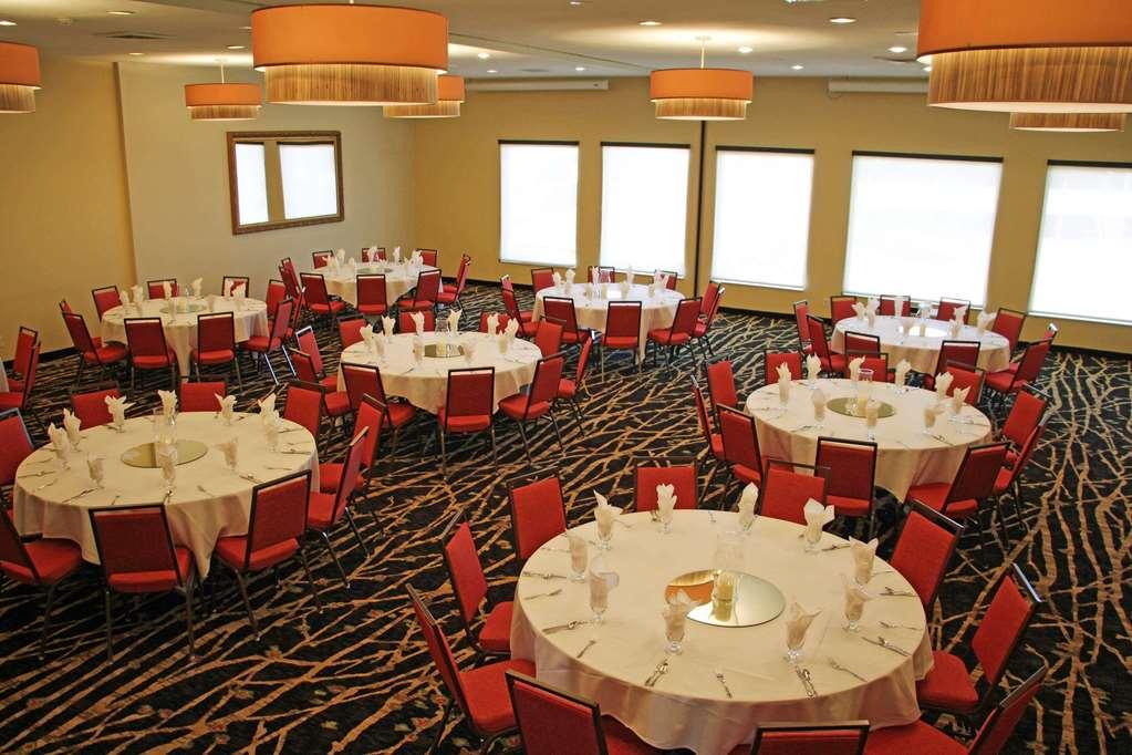 Radisson Hotel Colorado Springs Airport Съоръжения снимка