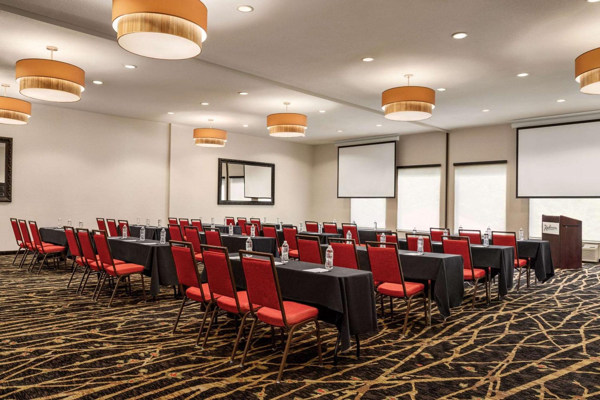 Radisson Hotel Colorado Springs Airport Екстериор снимка