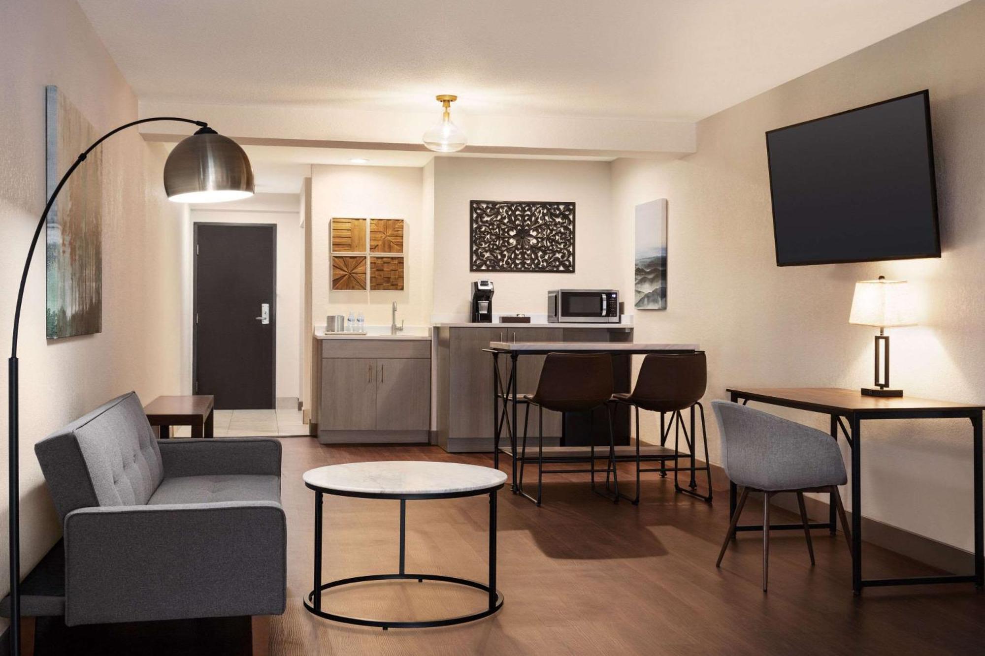 Radisson Hotel Colorado Springs Airport Екстериор снимка