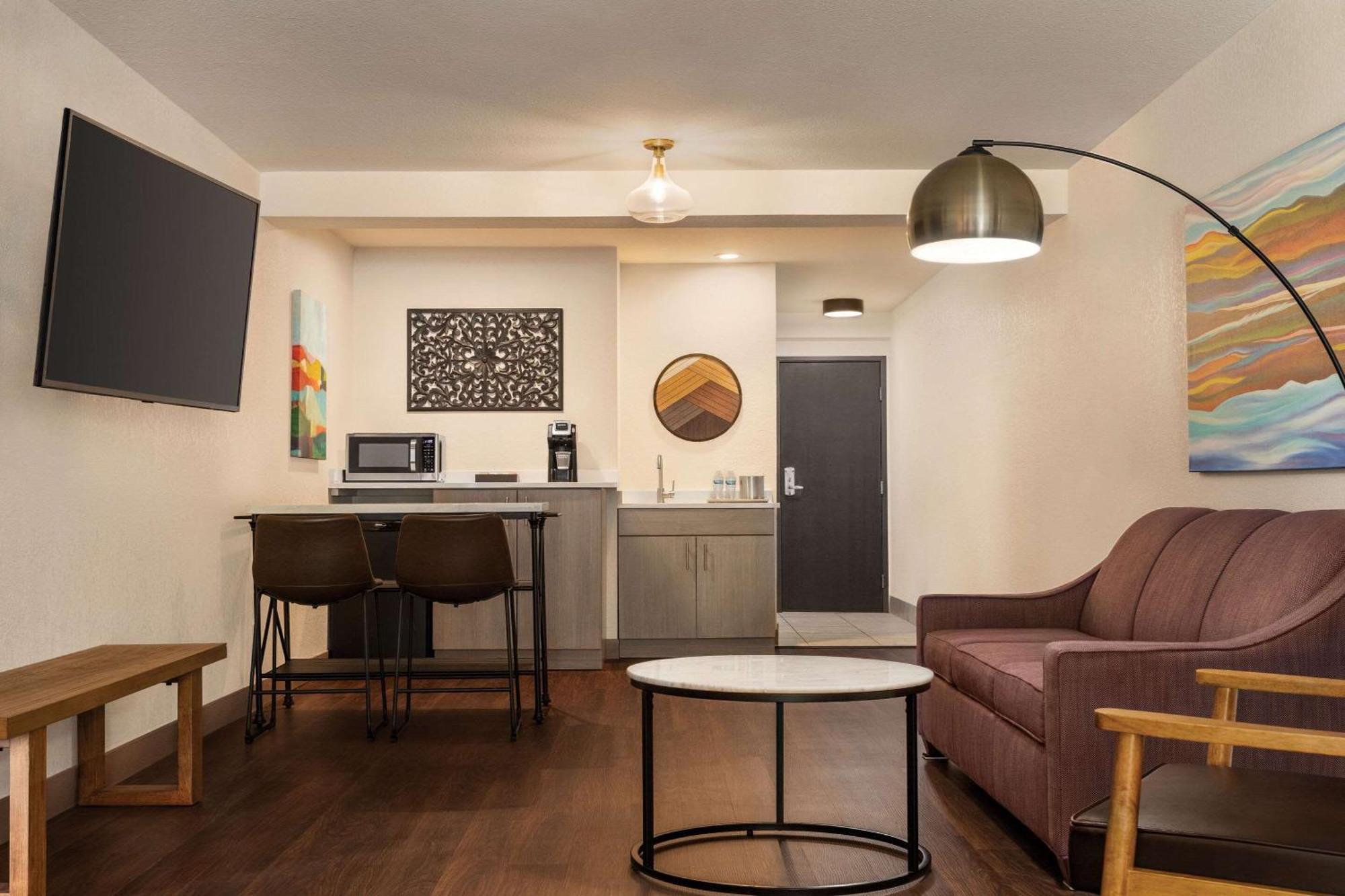 Radisson Hotel Colorado Springs Airport Екстериор снимка